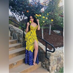 New Elegant Yellow and Blue Floral Dress size XS